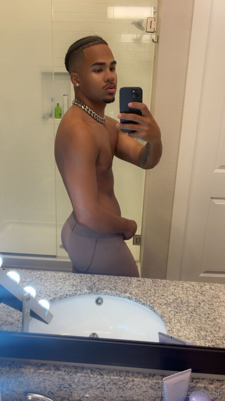 Itsmilesmetcalf model xxx pics