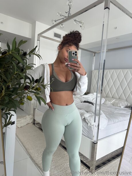 Ttexclusive model sex photo