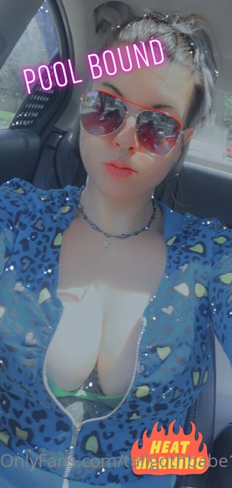 Tallgothbabe14 model image