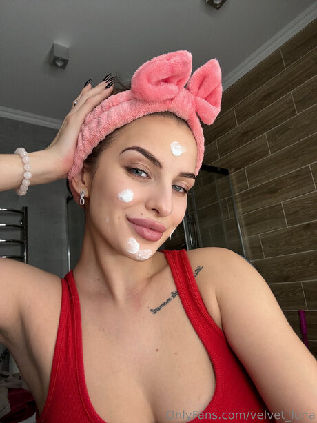 Velvet Luna pornstar art photo