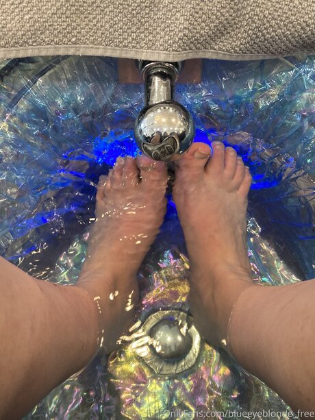 Blueeyeblonde Free naked model gallery