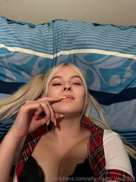 Ally Loves You2022 free star photos