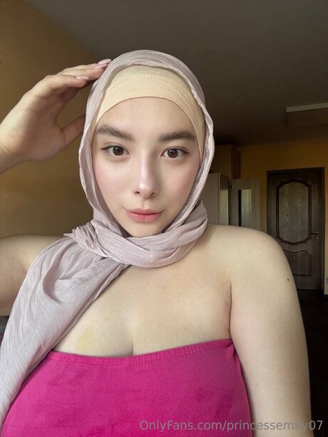 Princessemily07 erotic pornstar photo