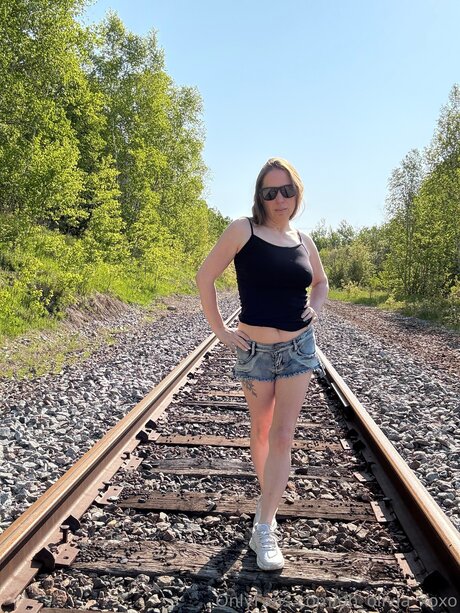 Oh Olivia Xoxo erotic actress img