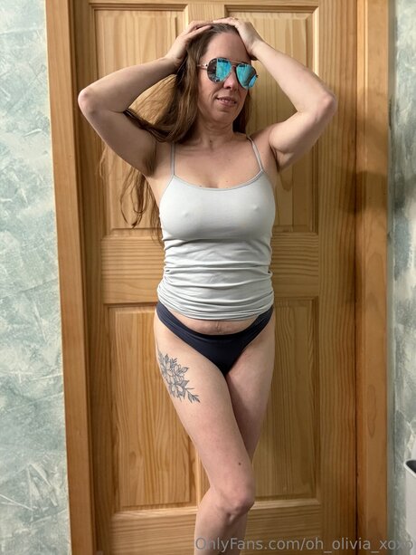 Oh Olivia Xoxo star erotic photo