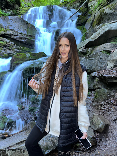 Karina Paw pornstar nudes img