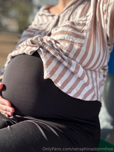 Seraphinastormfree pretty actress photos