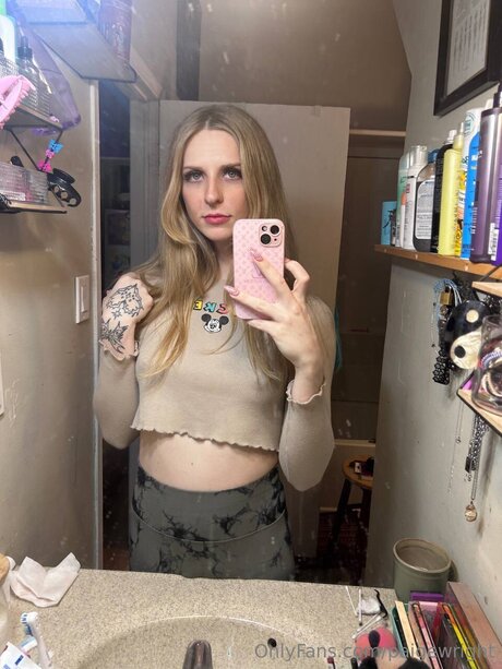 Paigewright nudes actress photo