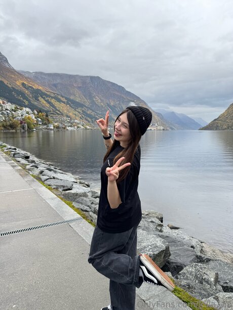 Lolla Sin erotic actress galleries