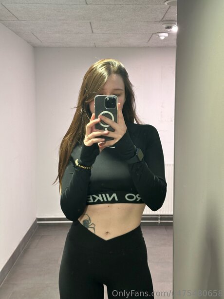 Lolla Sin star porn pic