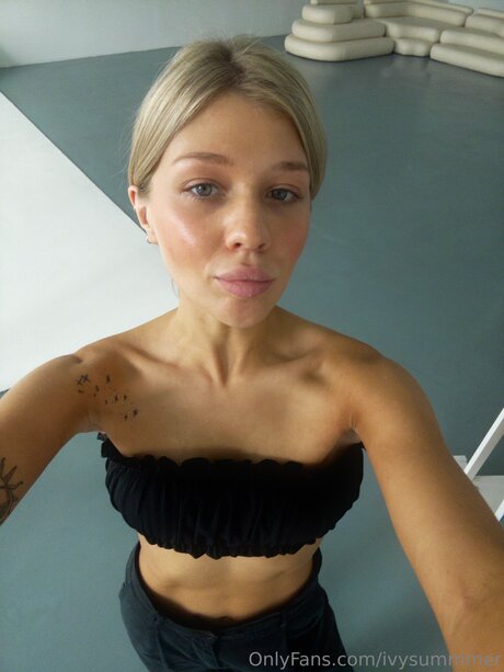 Ivysummmer naked pornstar images