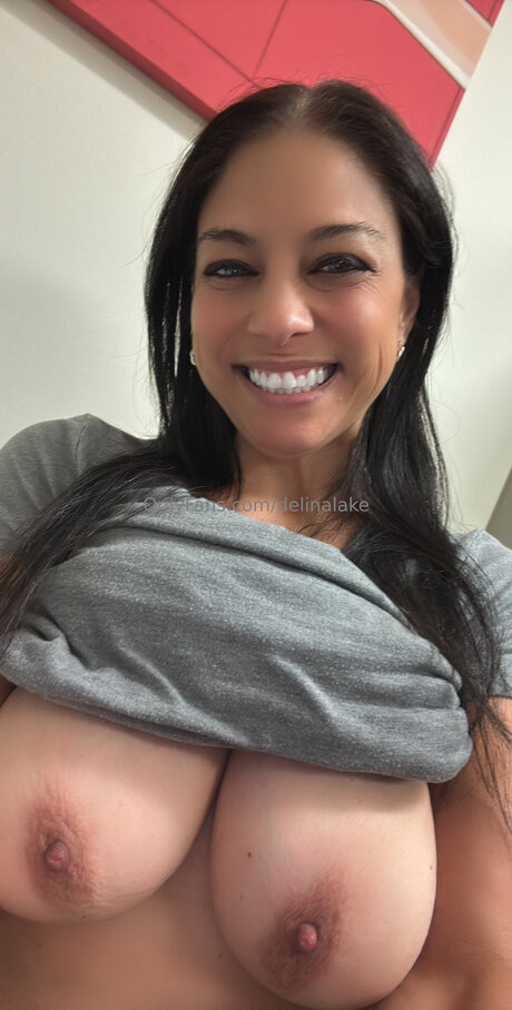 Delinalake star sexy galleries