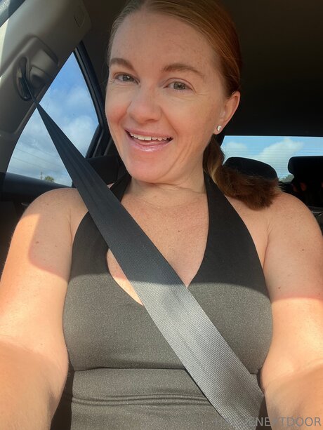 Hallienextdoor perfect actress image