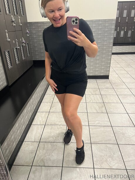 Hallienextdoor star nudes pictures