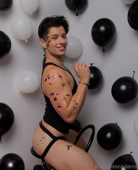 Ashtonadamsx model top img