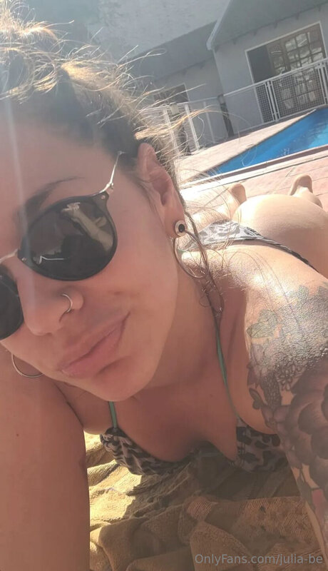 Julia Be high quality model image