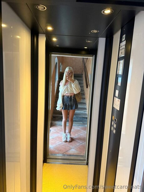 Sweetcarolinats pretty model picture