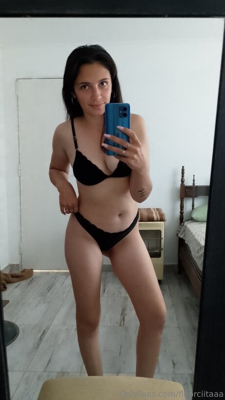 Floorciitaaa hot actress picture