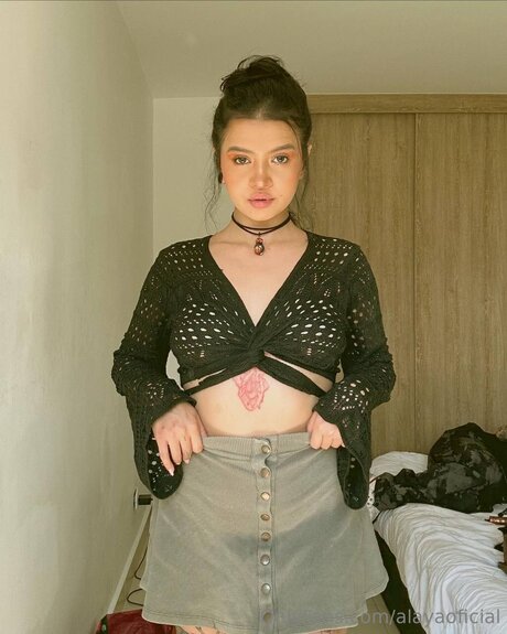 Alayaoficial hot star pictures