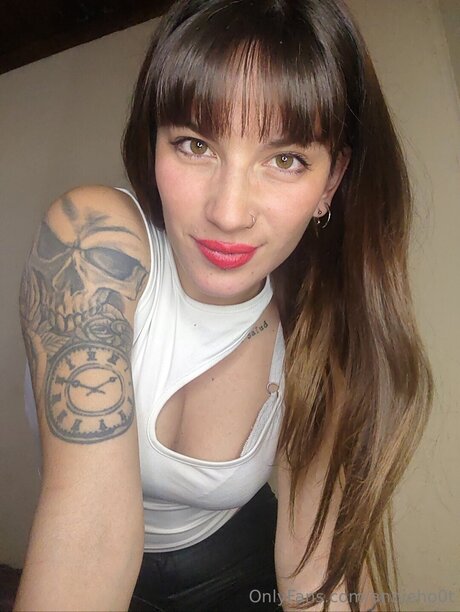 Annieho0t sexy actress galleries