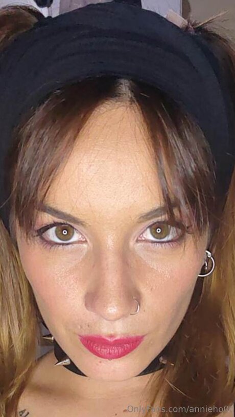 Annieho0t nudes actress pic