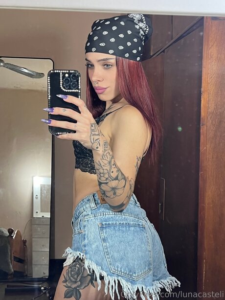 Lunacasteli pretty actress img