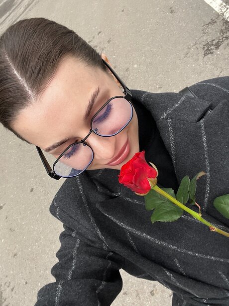 Cutie Karina pretty pornstar picture