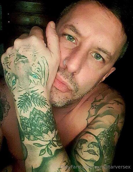 Exmilitarversex erotic model archive