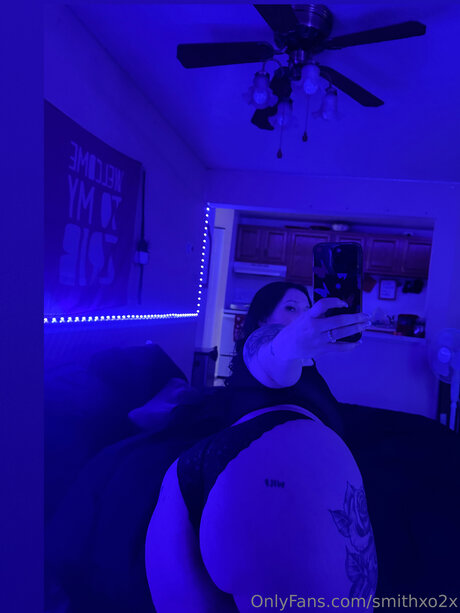 Smithxo2x model art pic