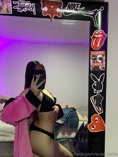 Evaa Bella pornstar hot images