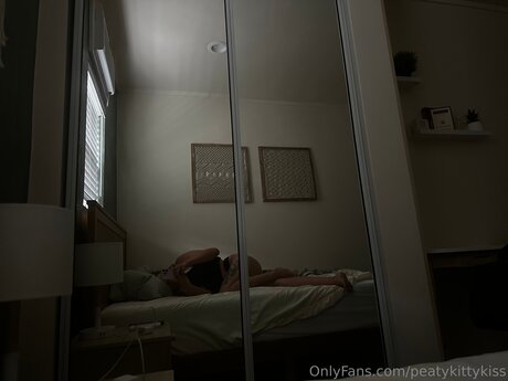 Peatykittykiss free actress photos