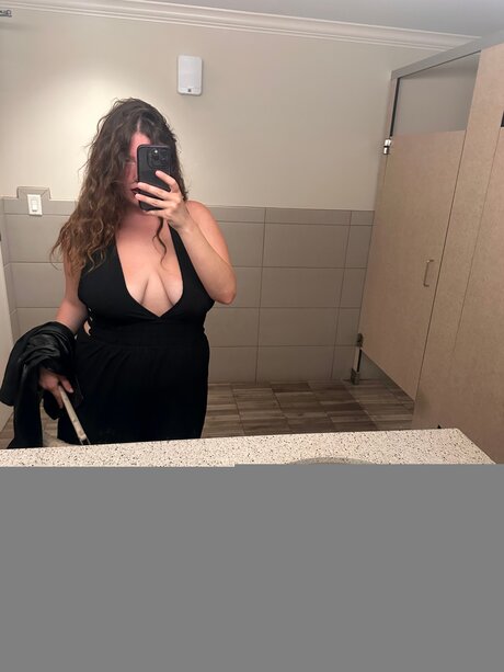 Peatykittykiss naked pornstar gallery