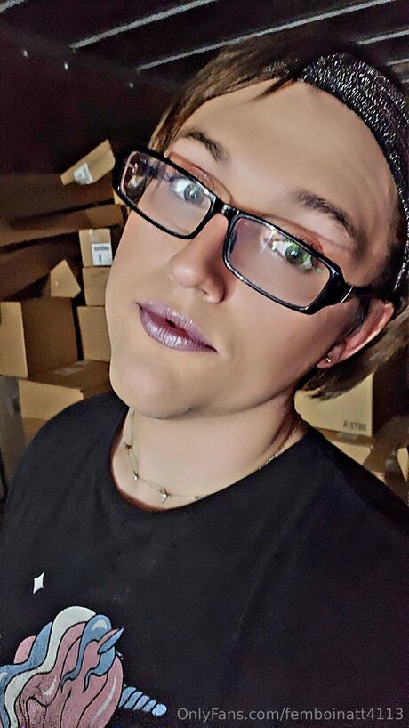 Femboinatt4113 hot model images