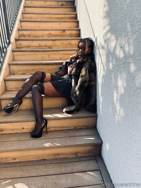 Rightwhereuwantme top actress pics