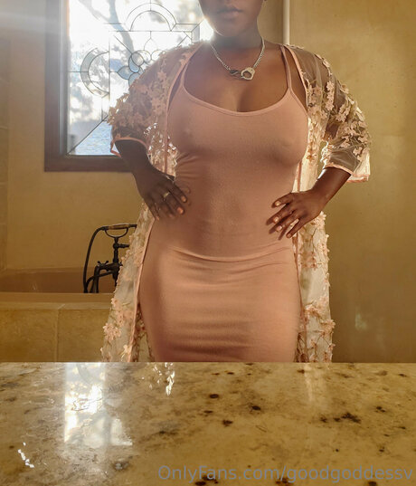 Rightwhereuwantme model xxx image