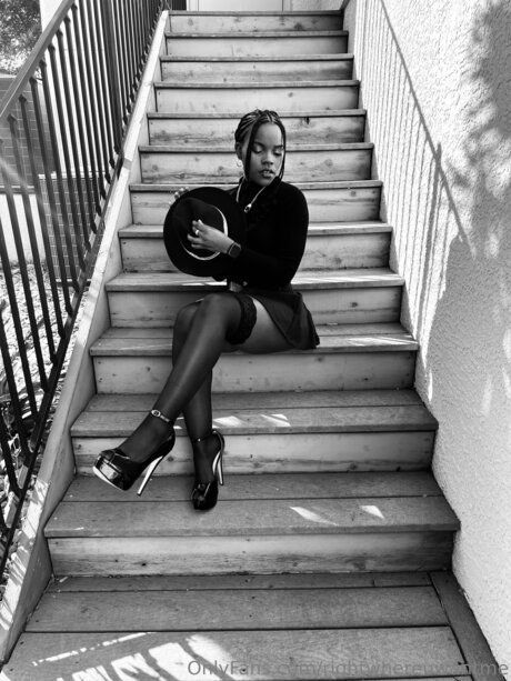 Rightwhereuwantme actress pics