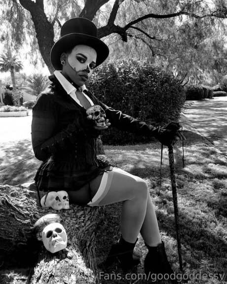 Rightwhereuwantme hot star images