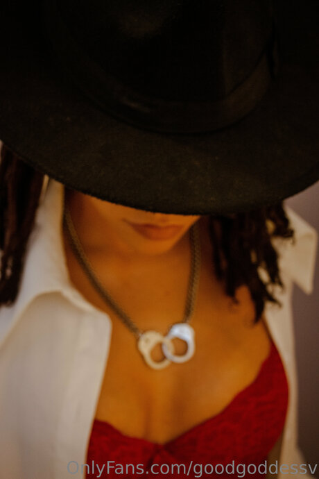 Rightwhereuwantme naked actress gallery