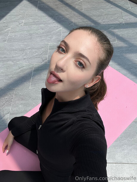 Chaoswife erotic pornstar photo