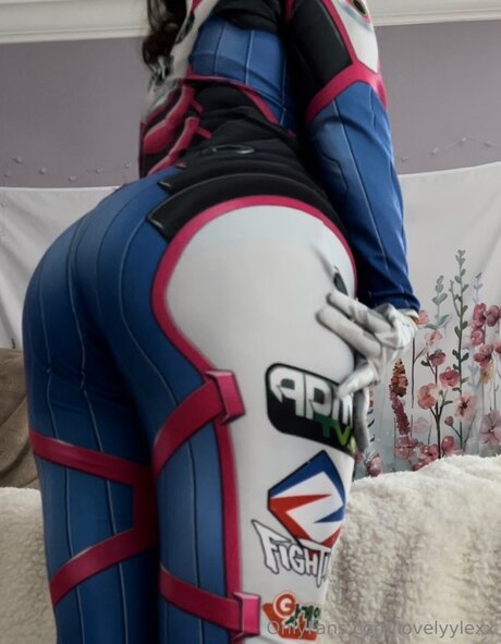 Lovelyylexx star erotic photo