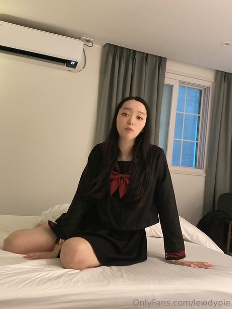 Lewdypie pornstar pretty pic