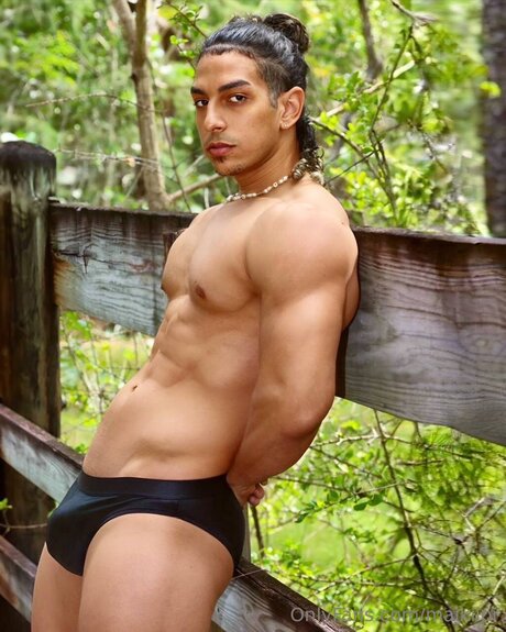 Maikiipr model beautiful photo