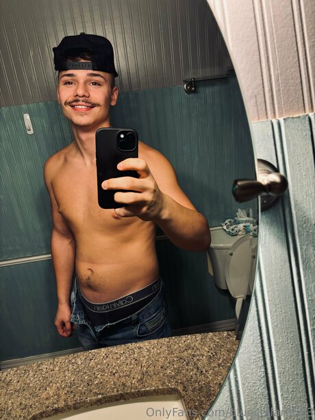 Bluecollar0303 hot star image