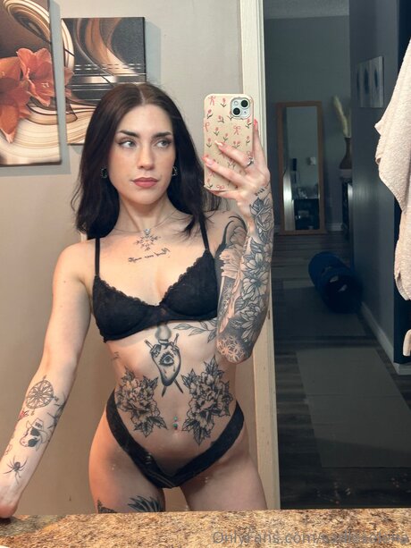 Sadieselena exclusive actress galleries