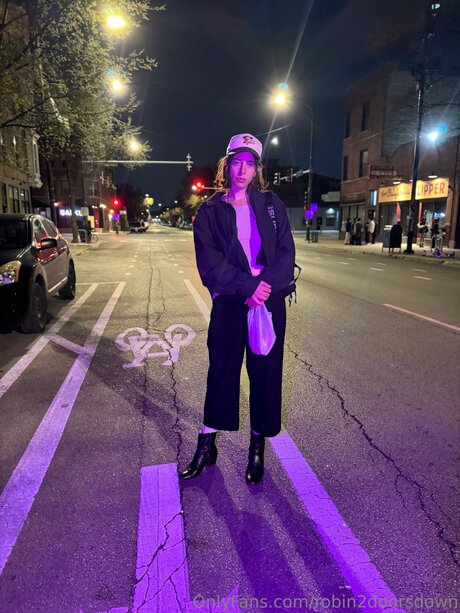 Robin2doorsdown pretty model pic