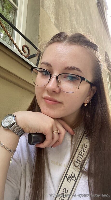 Elizabeth Mylove model hot galleries