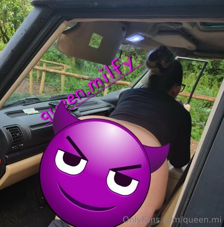 Queen Mi pornstar top photo