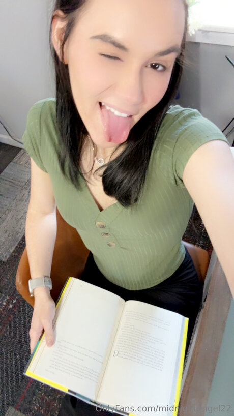 Midnightangel22 xxx pornstar photo
