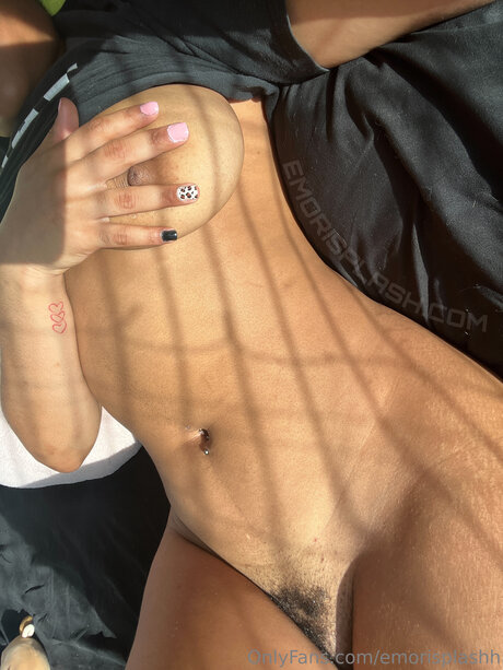 Emorisplashh best model pic