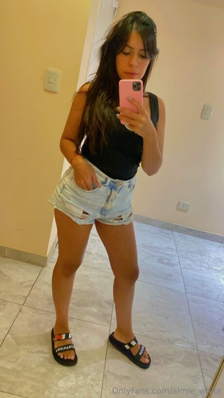 Almie White high quality model img